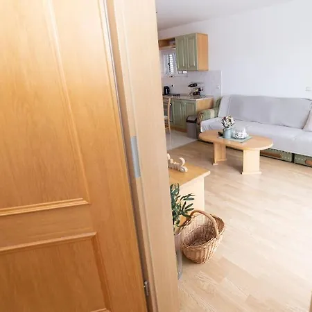 Smile Family Apartment, Garage Free Parking, Centar Located Apartman *