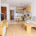 Smile Family Apartment, Garage Free Parking, Centar Located アパート *