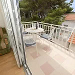 Smile Family Apartment, Garage Free Parking, Centar Located アパート