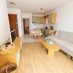 アパート Smile Family Apartment, Garage Free Parking, Centar Located マカルスカ