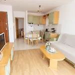 アパート Smile Family Apartment, Garage Free Parking, Centar Located マカルスカ