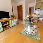 Smile Family Apartment, Garage Free Parking, Centar Located * マカルスカ