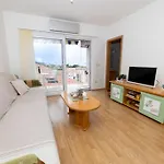 アパート Smile Family Apartment, Garage Free Parking, Centar Located マカルスカ