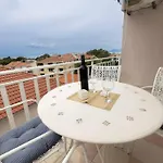 Smile Family Apartment, Garage Free Parking, Centar Located アパート マカルスカ