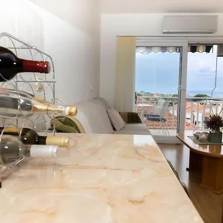 Smile Family Apartment, Garage Free Parking, Centar Located アパート